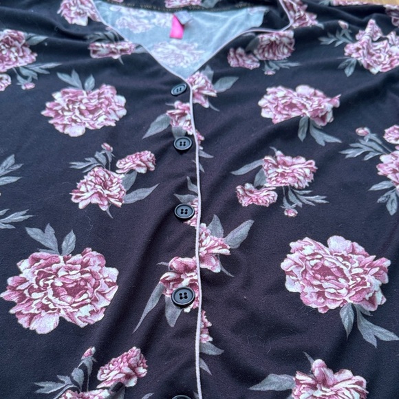 Vince Camuto floral pajama set - Picture 3 of 13